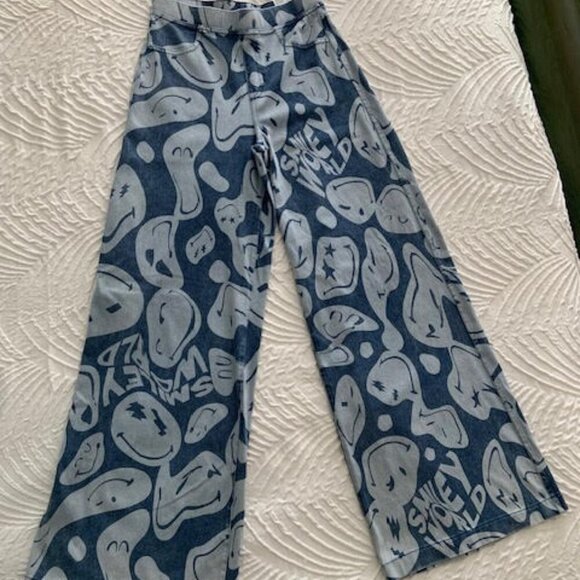 Smiley World Graphic Wide-Leg Jeans - Picture 2 of 8